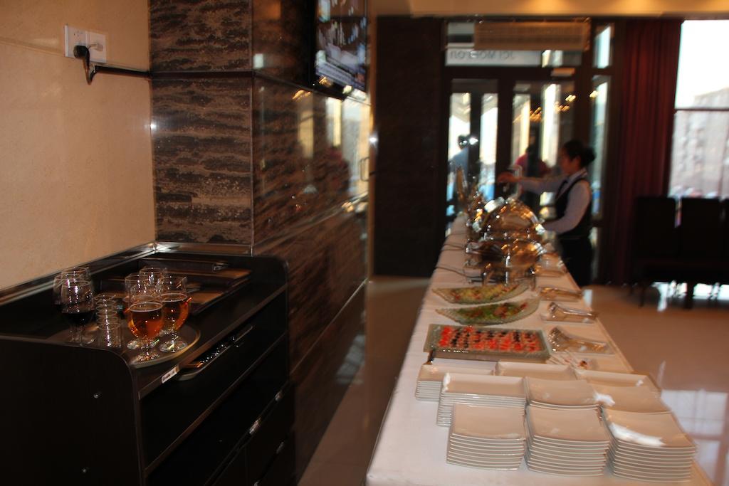 Park Hotel อูลานบาตอร์ ภายนอก รูปภาพ